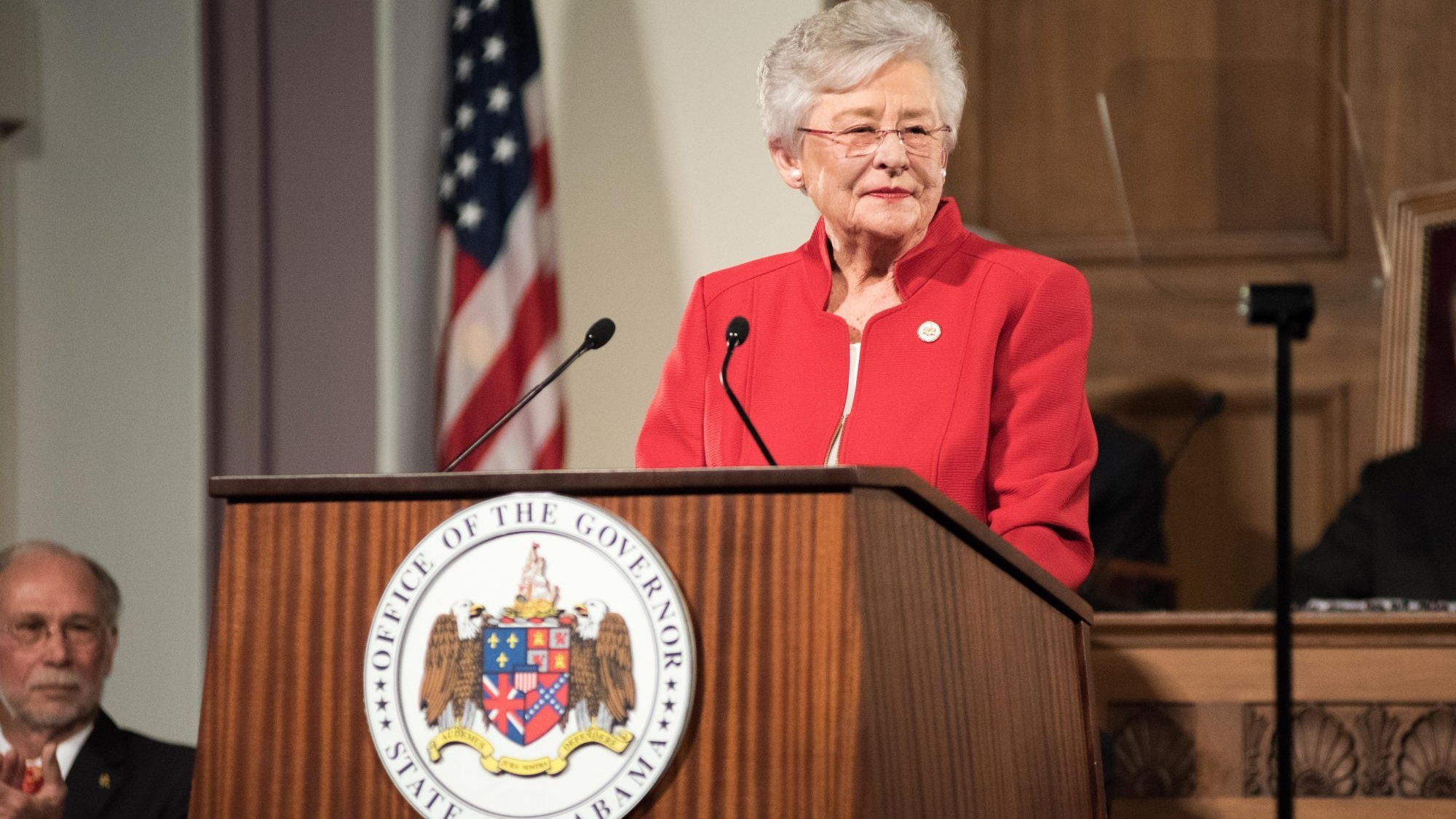 Governor signs contract with prison health care provider