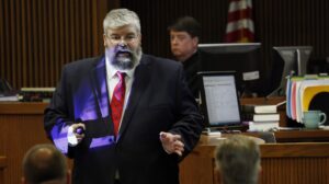 Former prosecutor: Ethics commissioners should rein in investigators