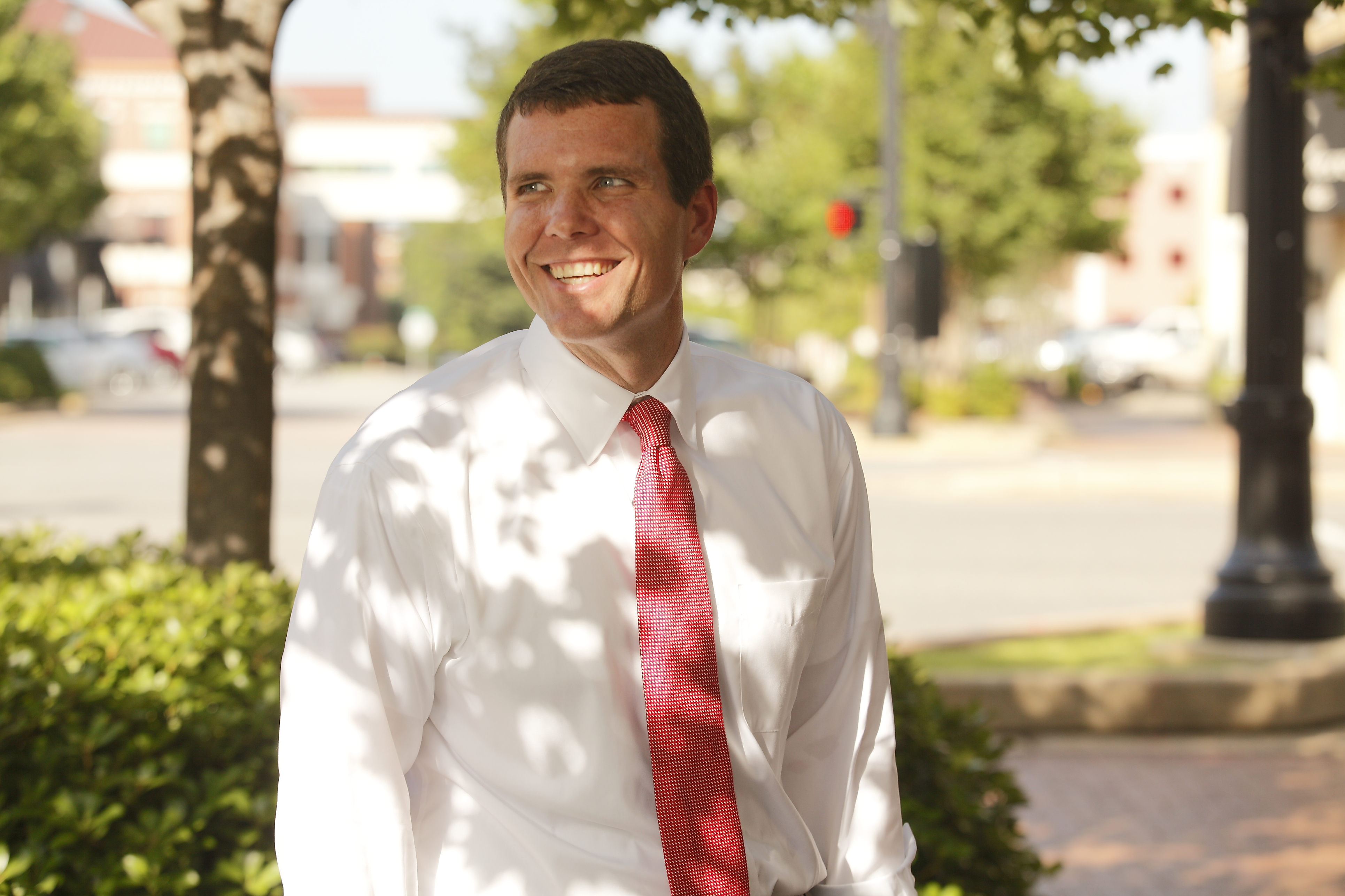 Poll shows Maddox pulling ahead in race for Democratic nomination