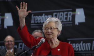 Maddox accuses Ivey and staff of having used private email accounts