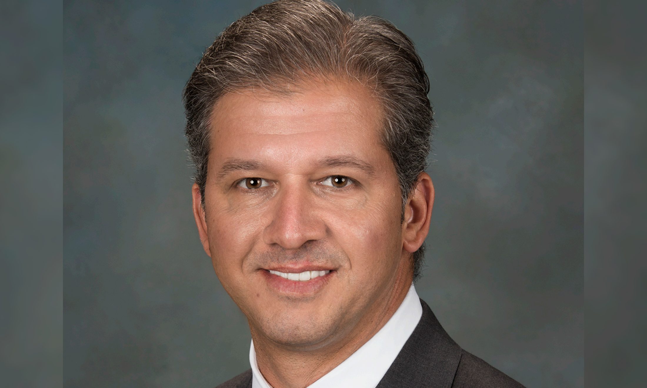 Nick Sellers wins award at ARHA banquet