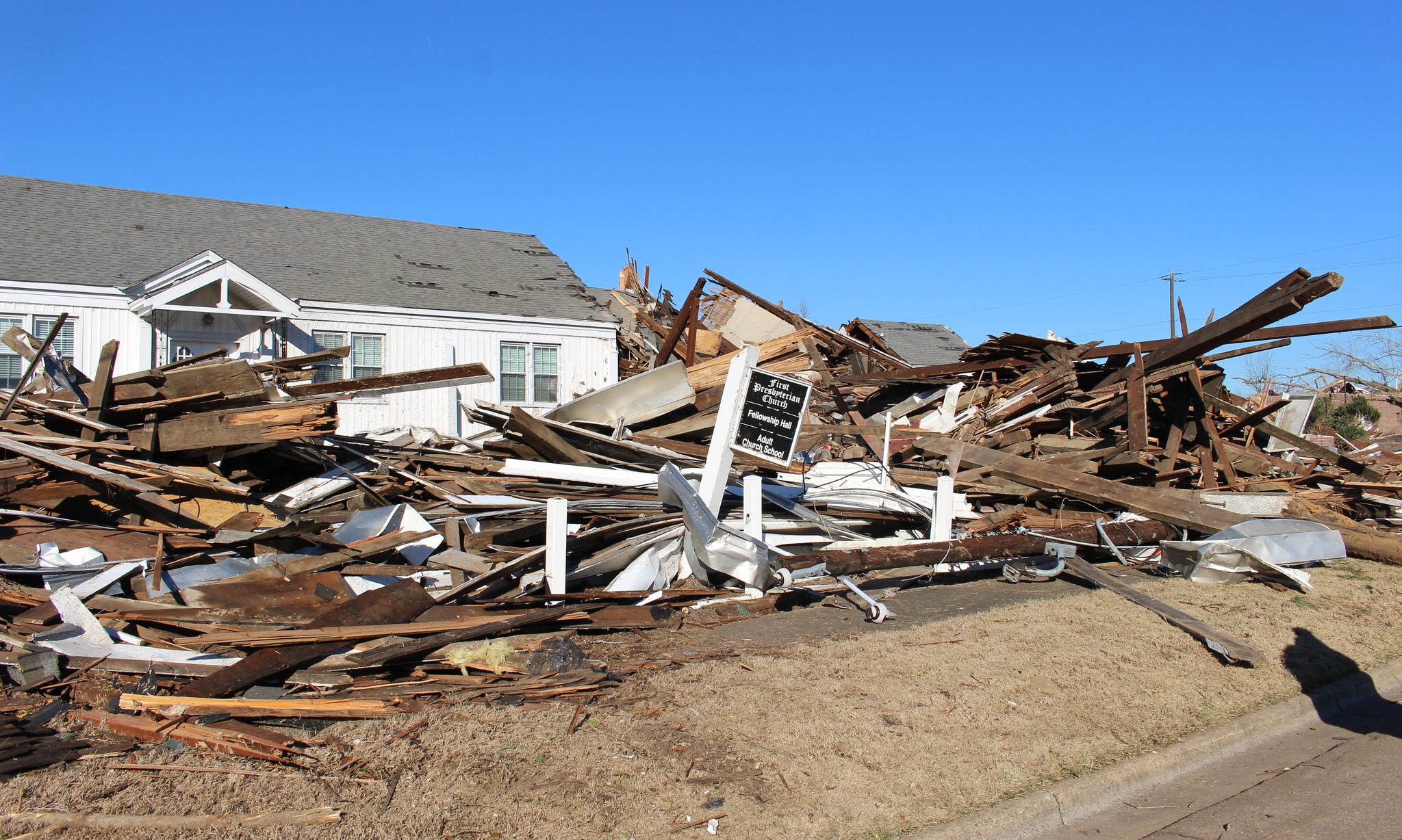 Roby tours tornado-ravaged Wetumpka
