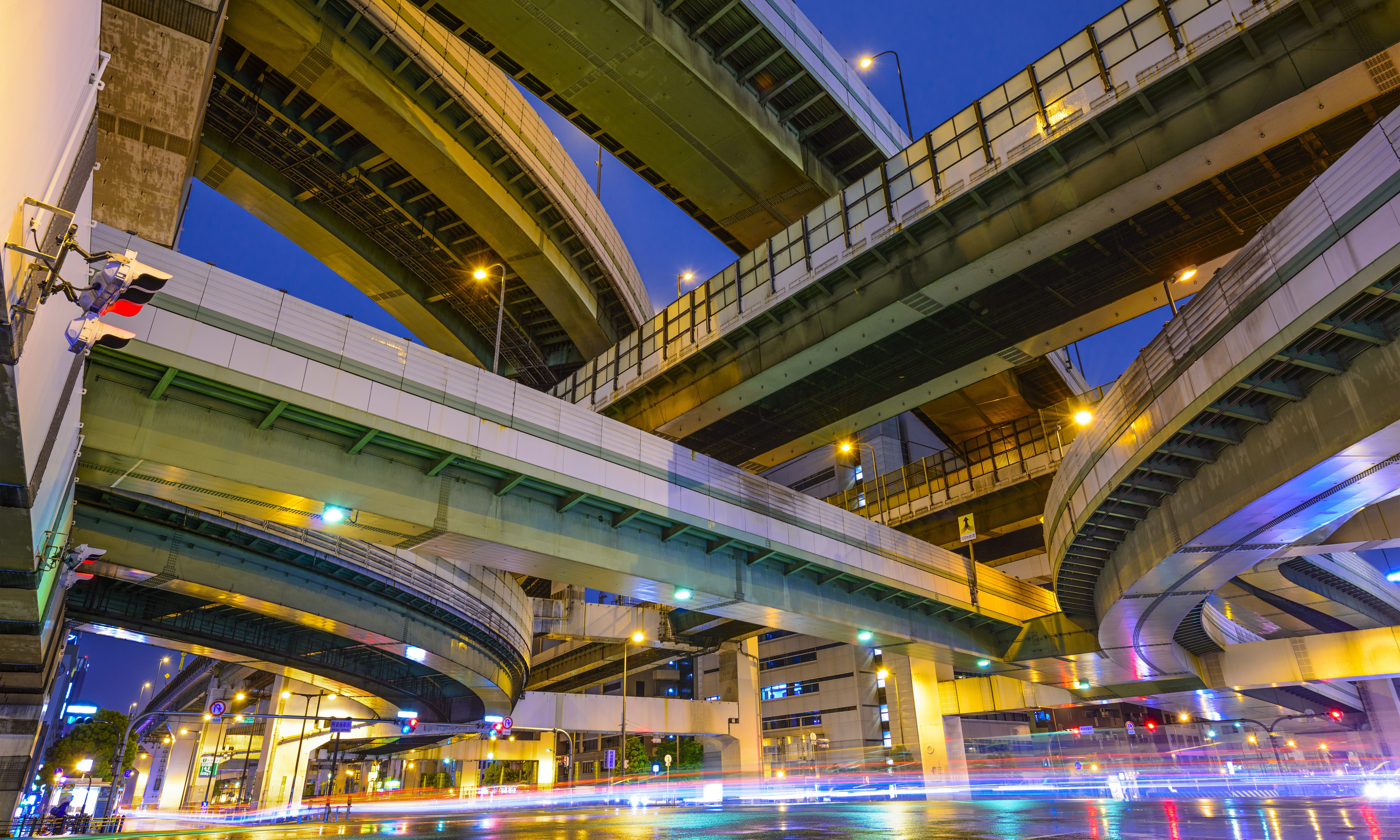 Ivey wants money for roads and bridges, so does Trump