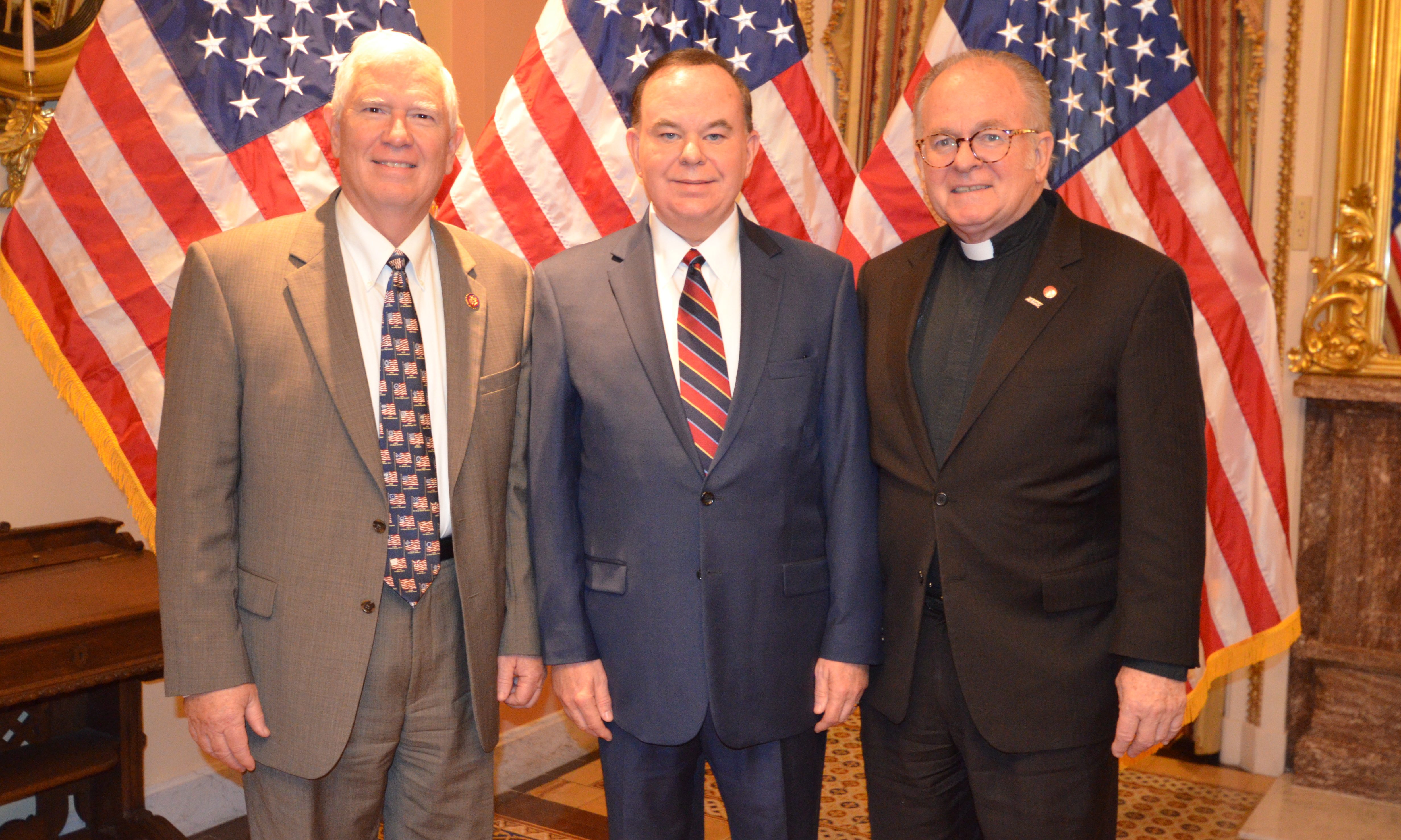 Brooks welcomes Decatur evangelist as U.S. House guest chaplain