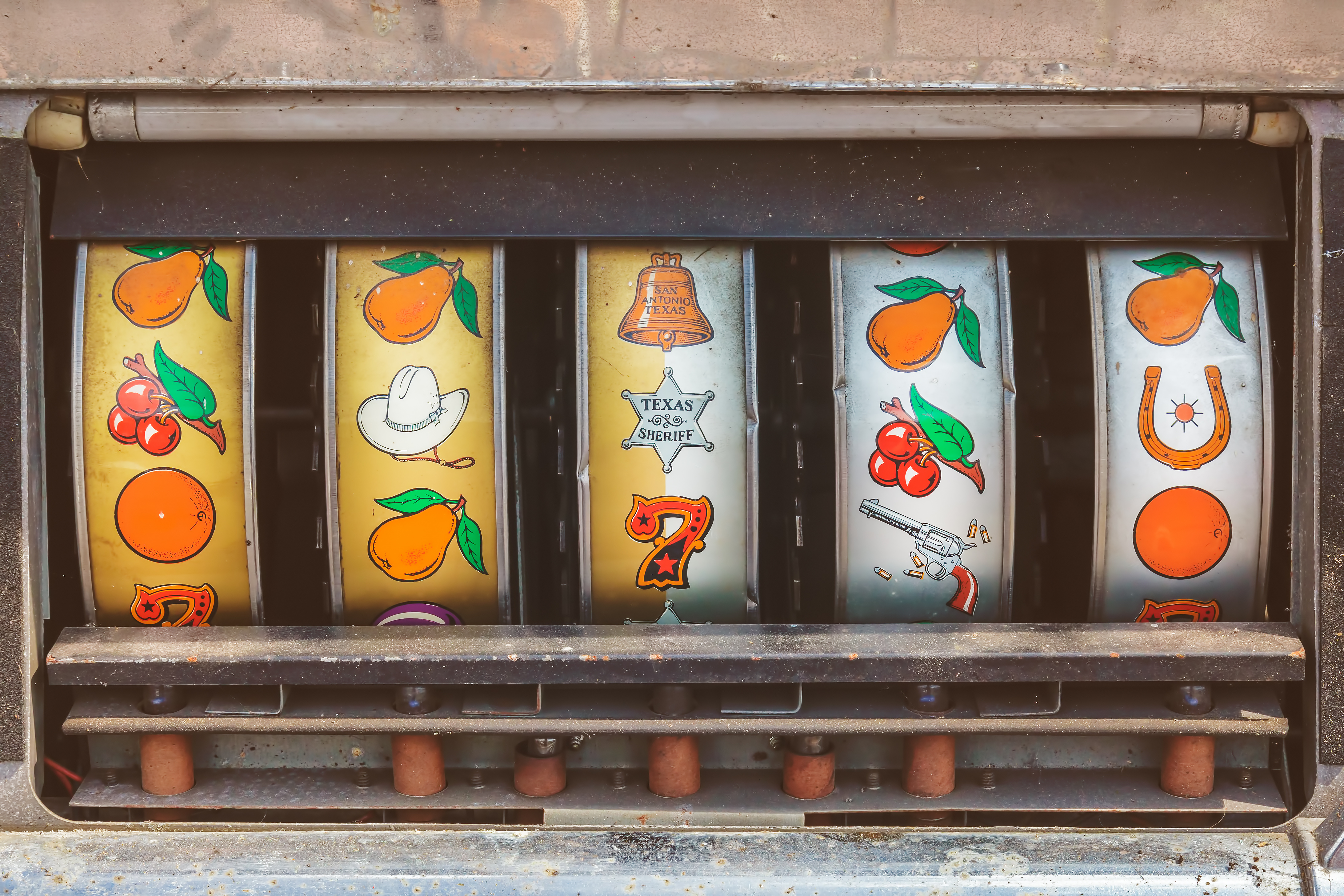 Bill to allow the collecting of antique slot machines passes the House