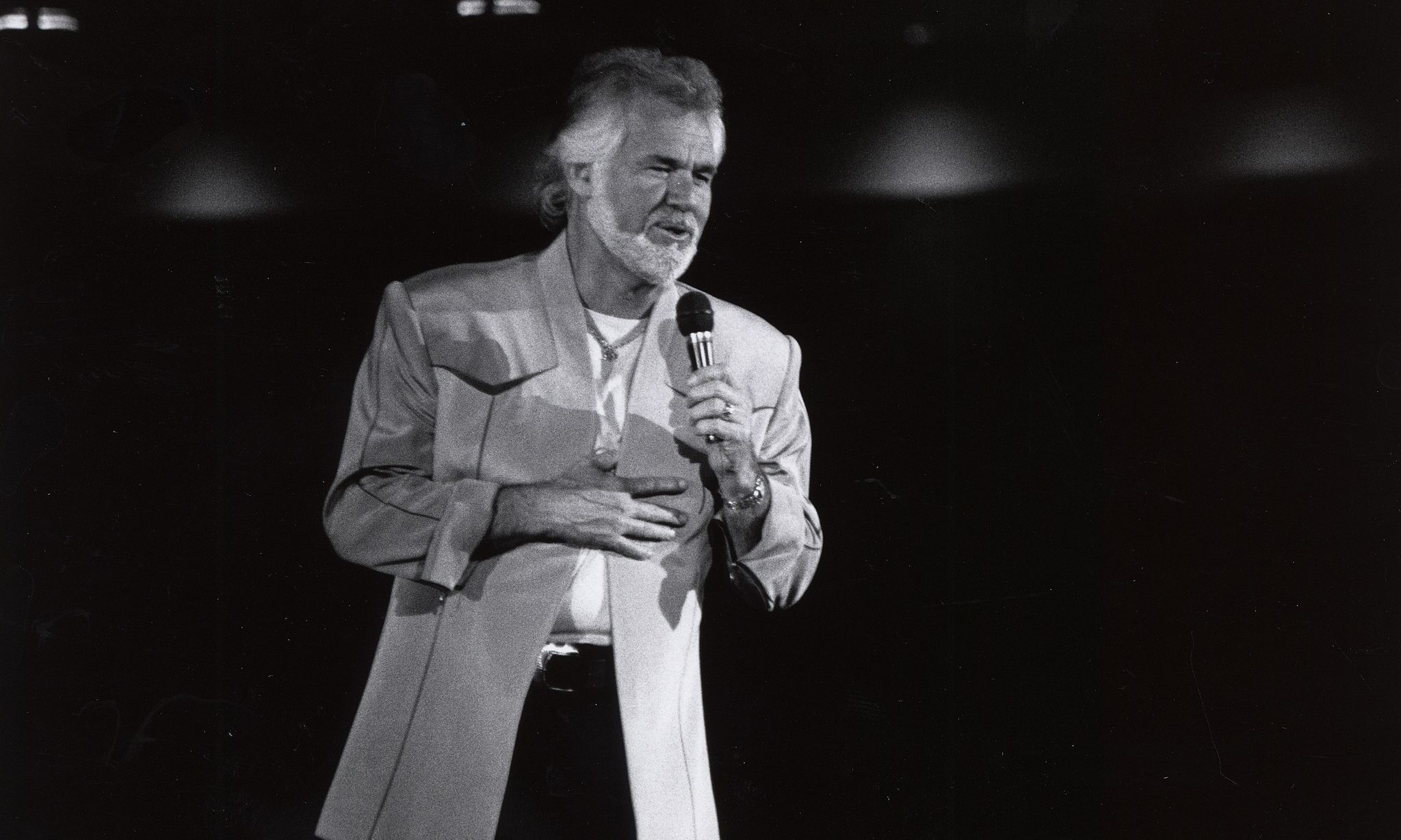 Famed singer Kenny Rogers has died