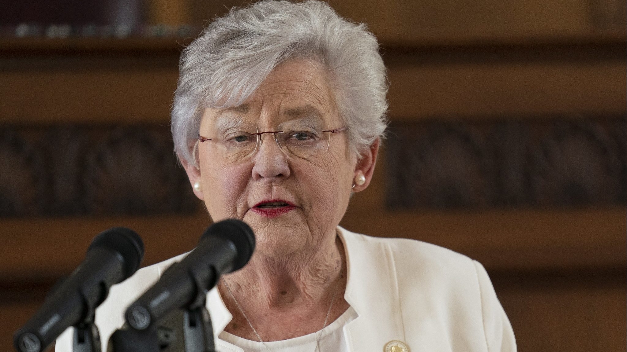 Alabama reopens entertainment venues; sporting events can soon resume