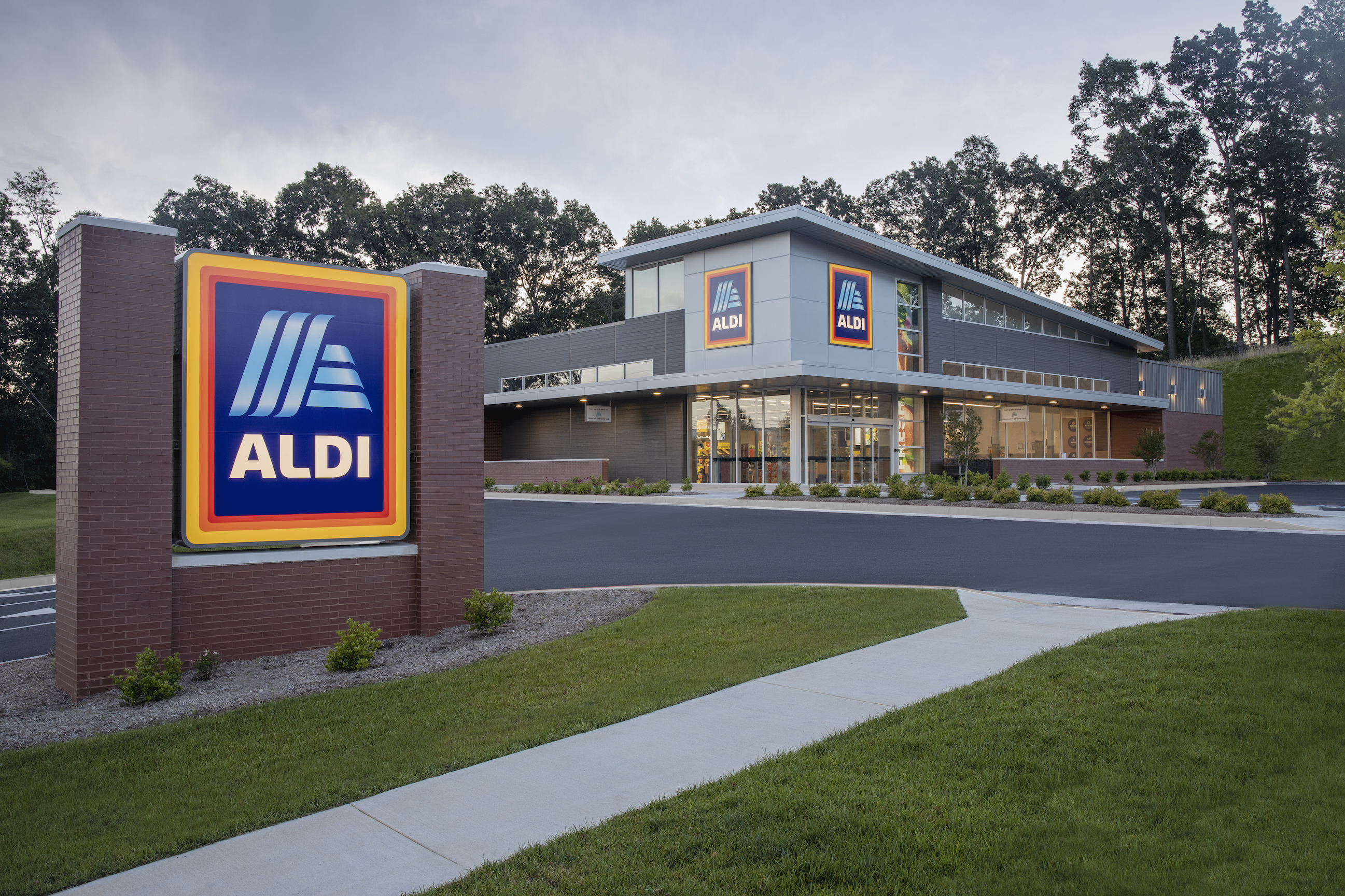 Aldi to open new distribution center in Loxley