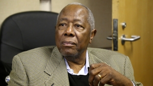 Carl honors the memory of Mobile native, baseball legend Hank Aaron