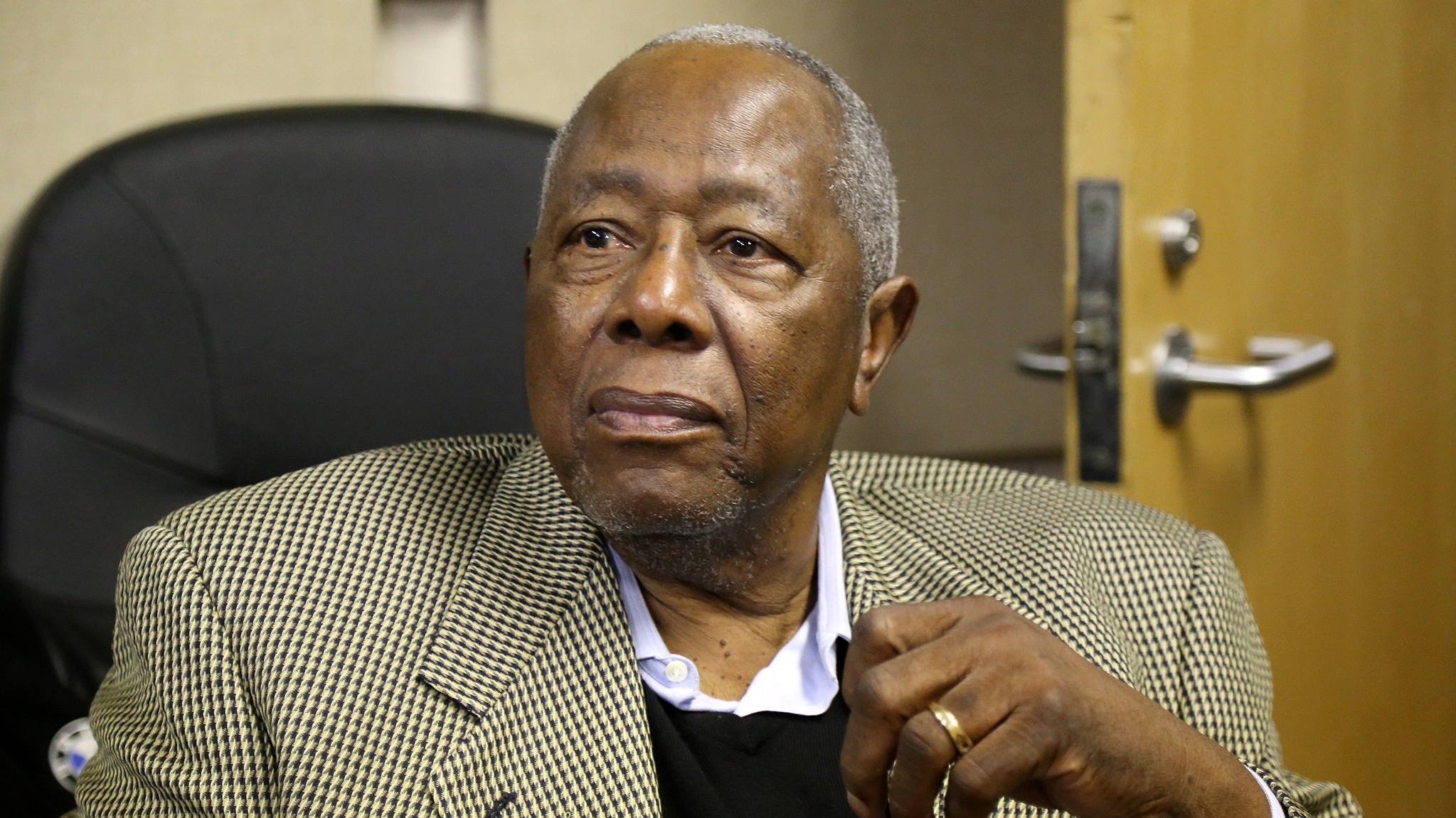 Carl honors the memory of Mobile native, baseball legend Hank Aaron