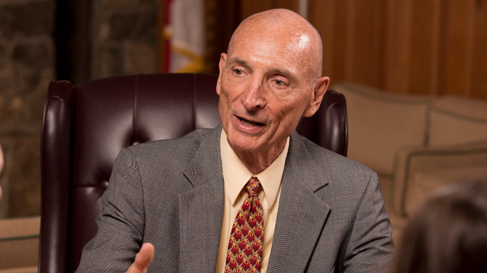 Mike Holmes addresses St. Clair Young Republicans on the legislative session