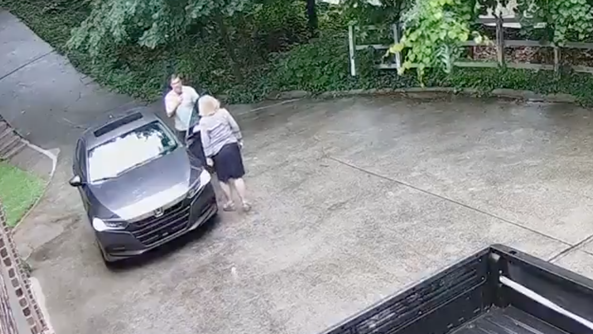 Mo Brooks uses video of wife’s encounter with investigator to raise funds