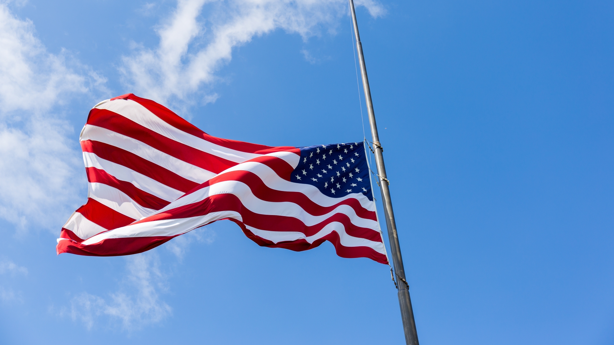 Gov. Ivey orders flags to half-staff honoring fallen Alabama airmen