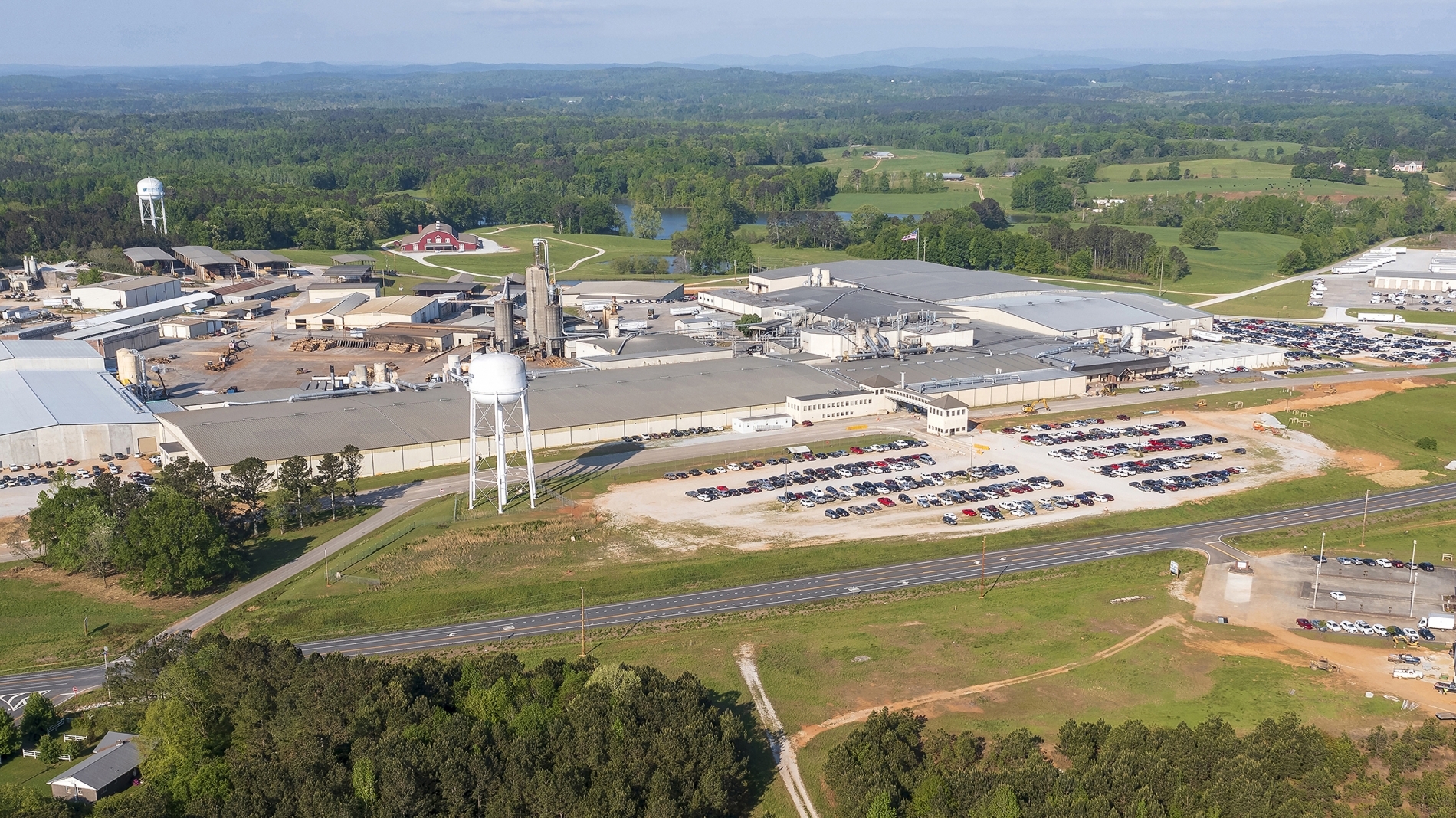 Ivey joins groundbreaking of Wellborn Cabinet’s factory expansion in Ashland