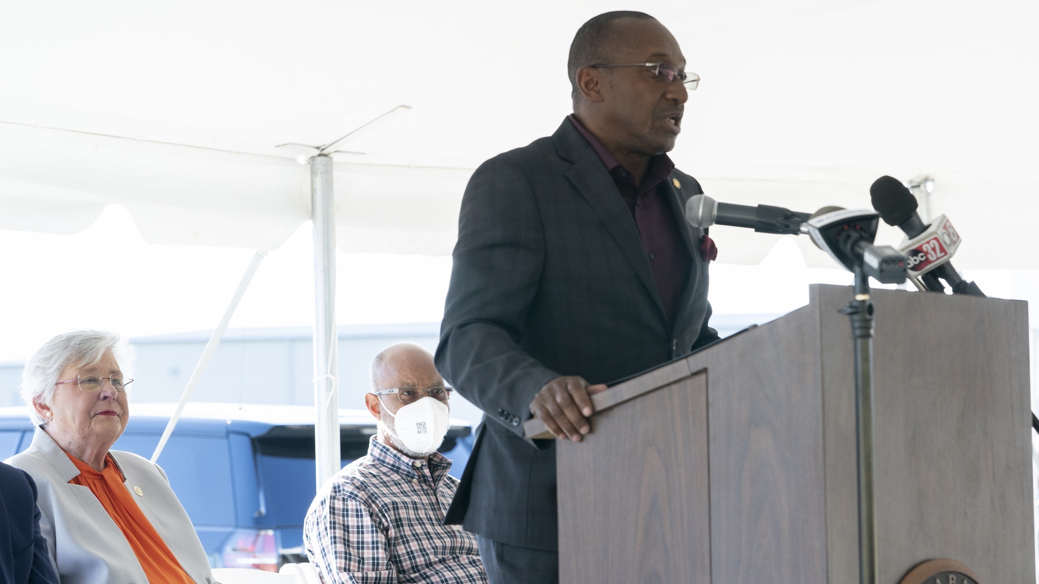 Alabama Senate minority announces leadership