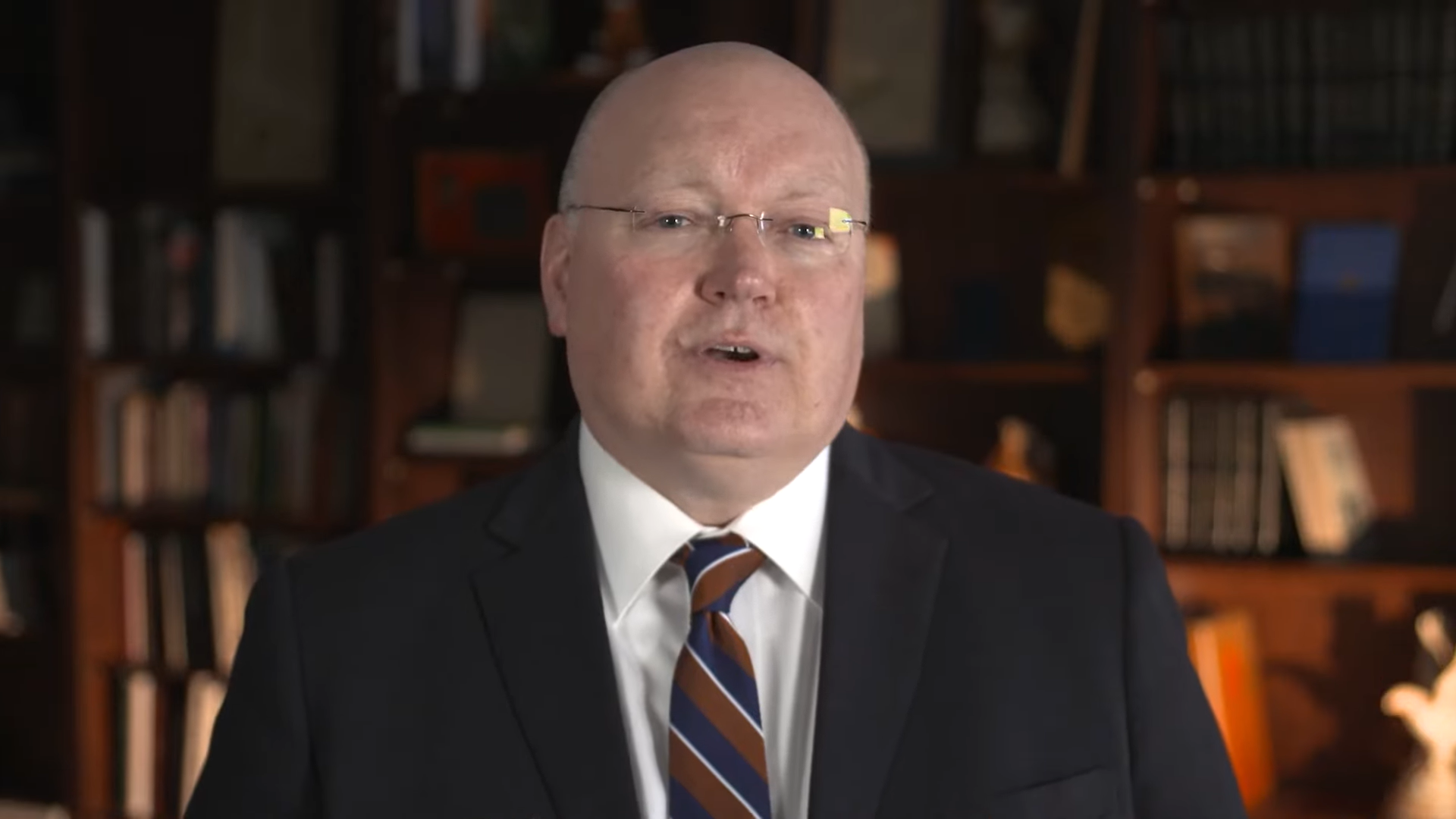 Auburn names new university president