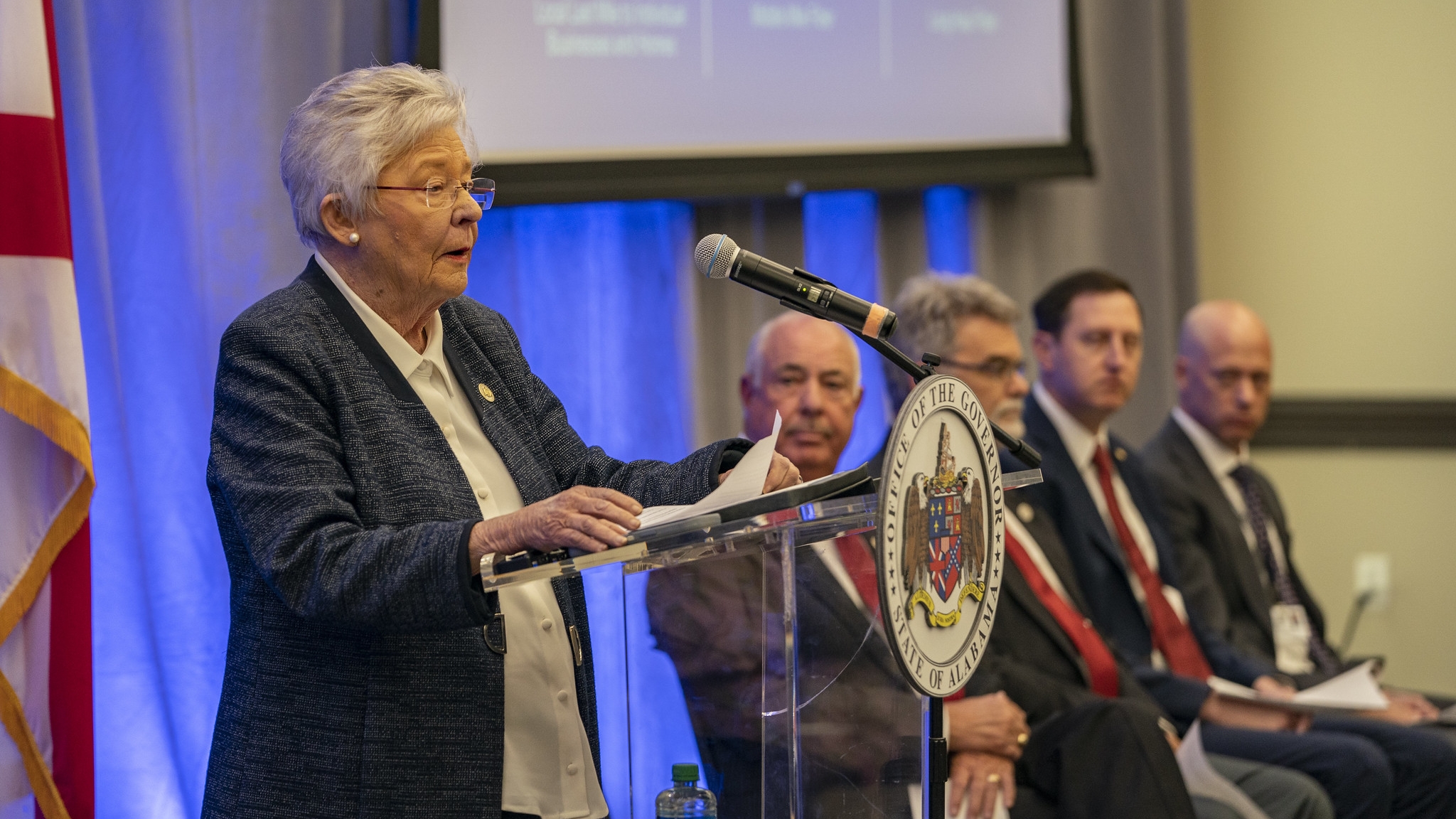 Ivey announces $82 million “middle mile” broadband expansion