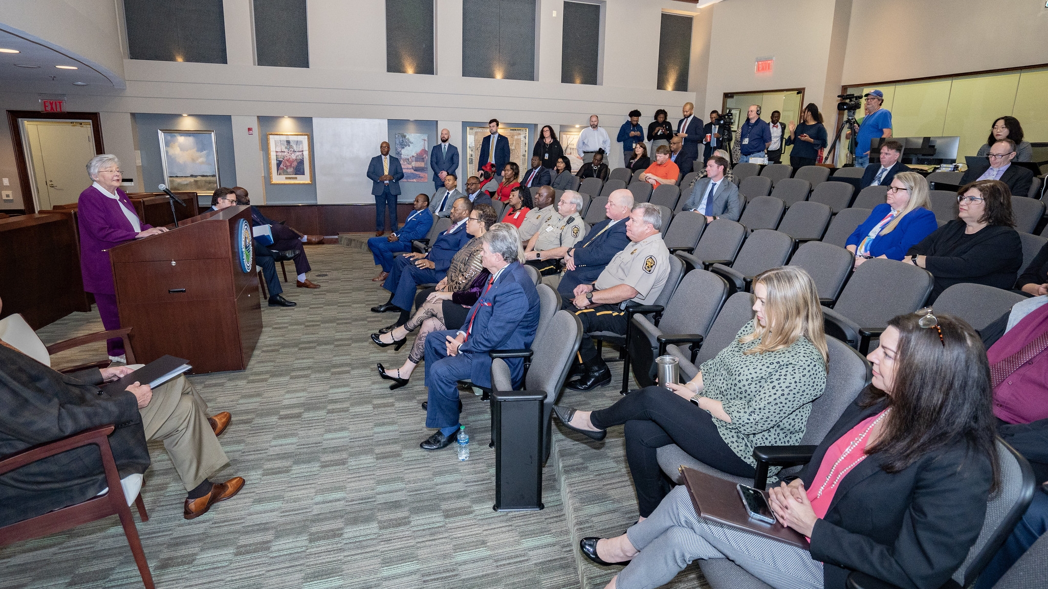 Governor kicks off first of 67 county broadband meetings