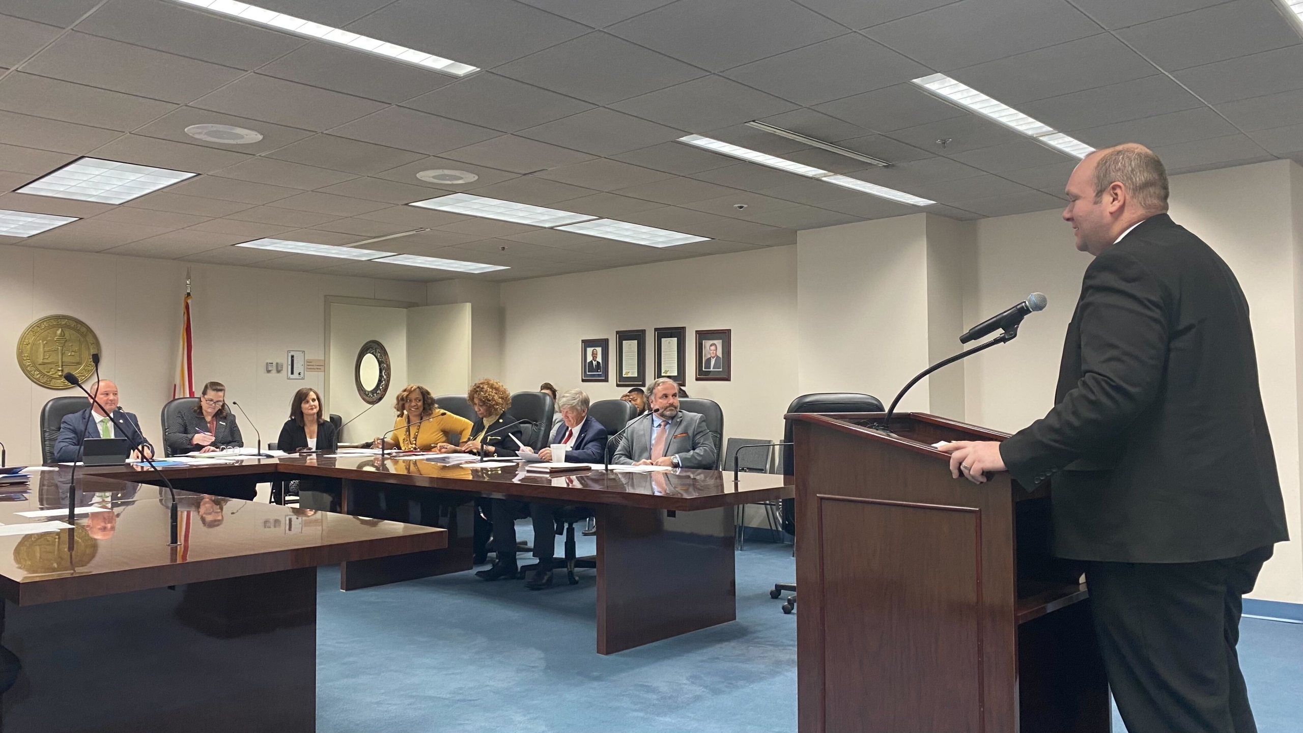 Senate committee OKs bill to reduce occupational taxes for cities