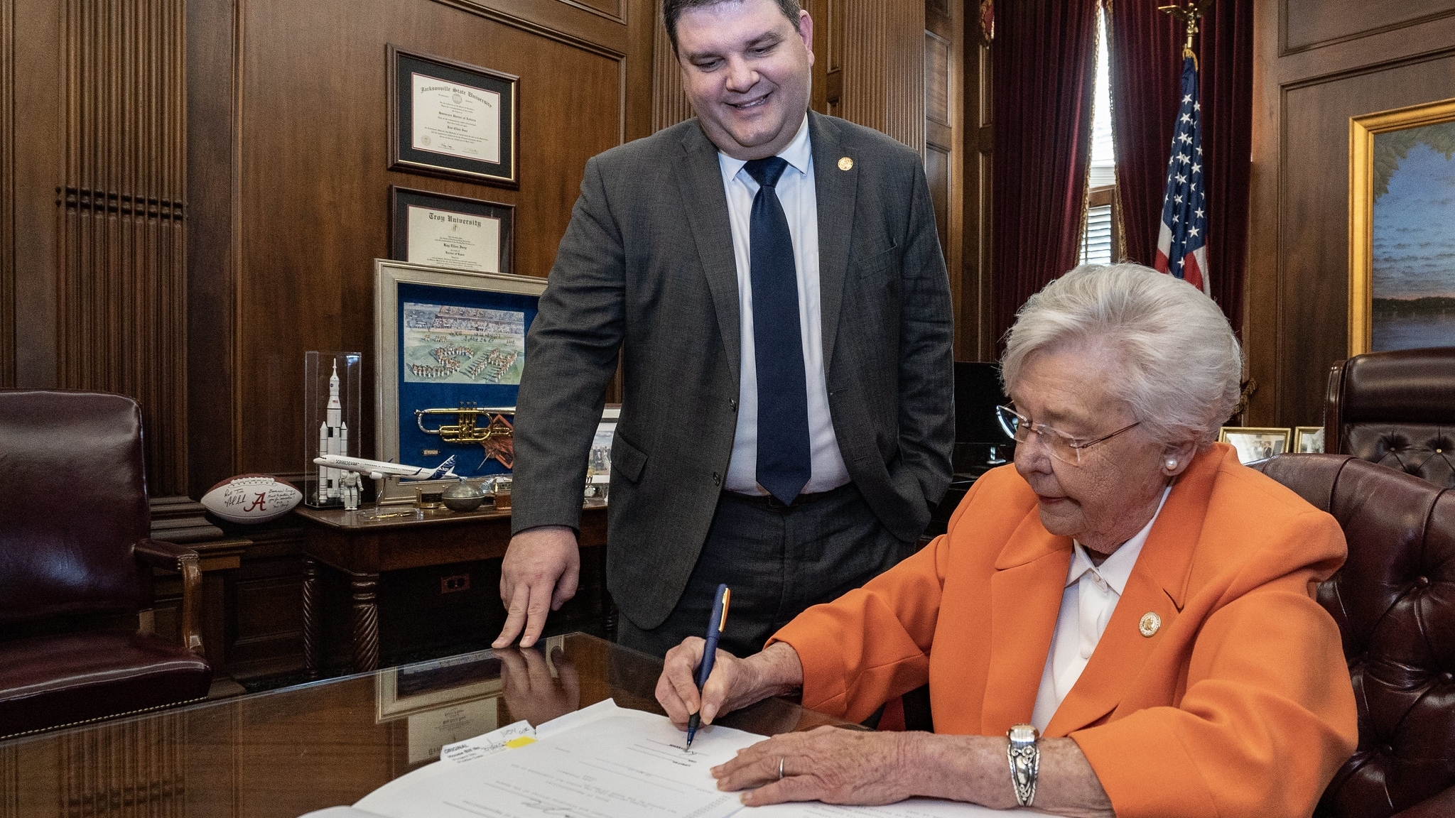 Ivey signs bill setting mandatory minimums for fentanyl trafficking