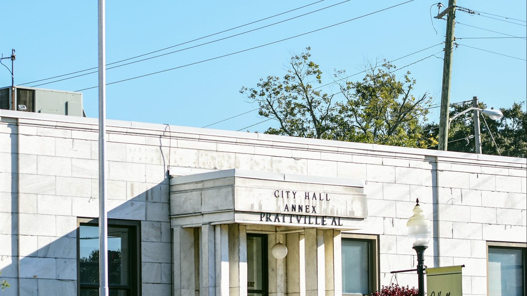 Prattville resident says city unlawfully offers healthcare benefits to part-time attorneys