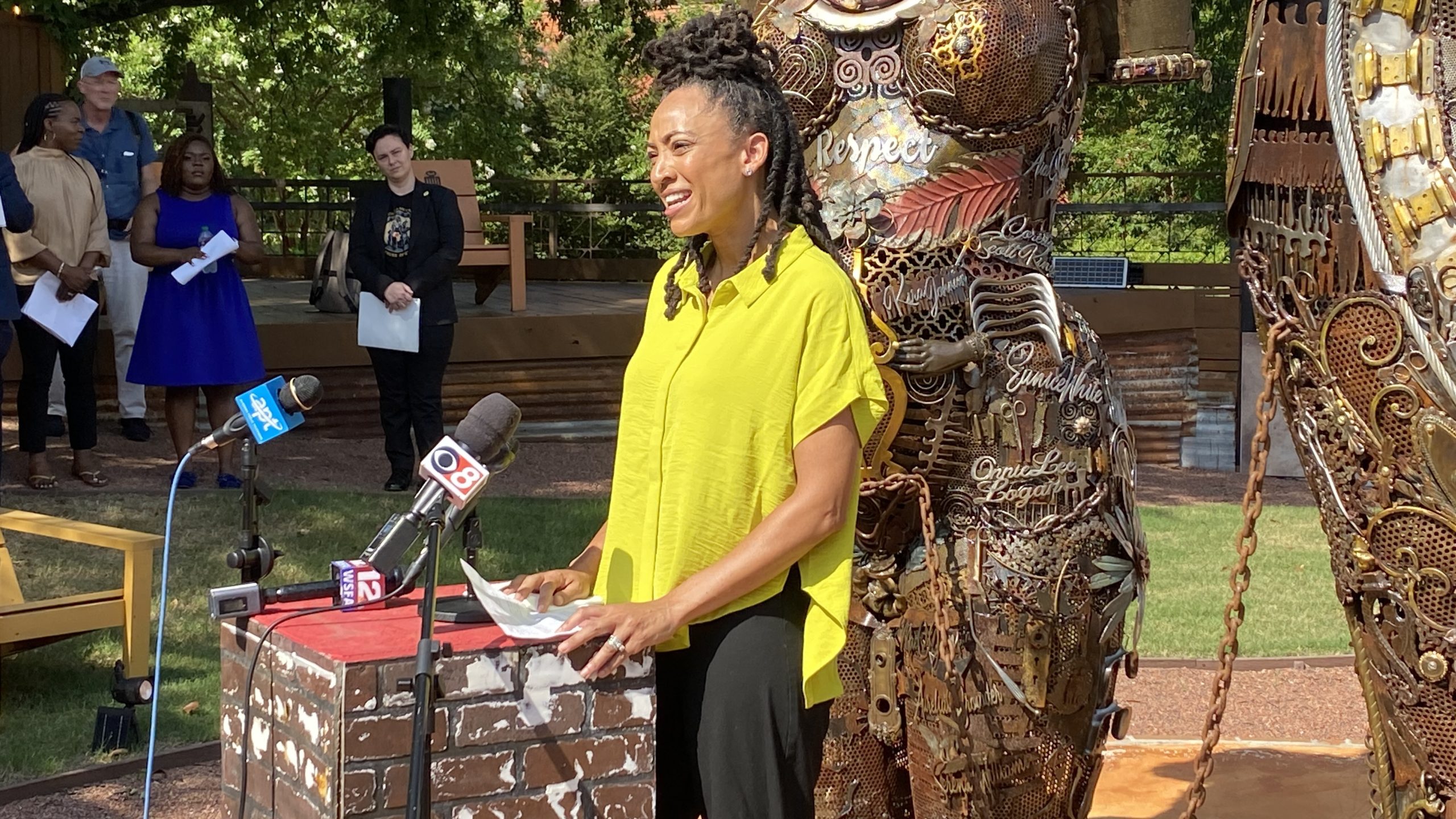 Midwives, doctors file suit challenging “de facto ban” on birthing centers