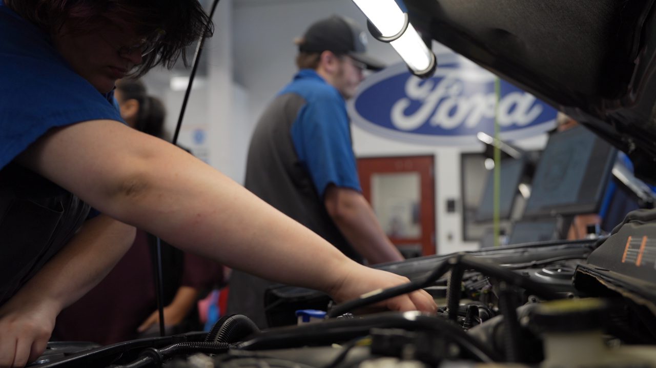 $400,000 in scholarships available for automotive manufacturing training