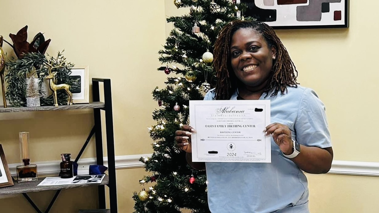 Lead plaintiff in birthing center lawsuit gets temporary license