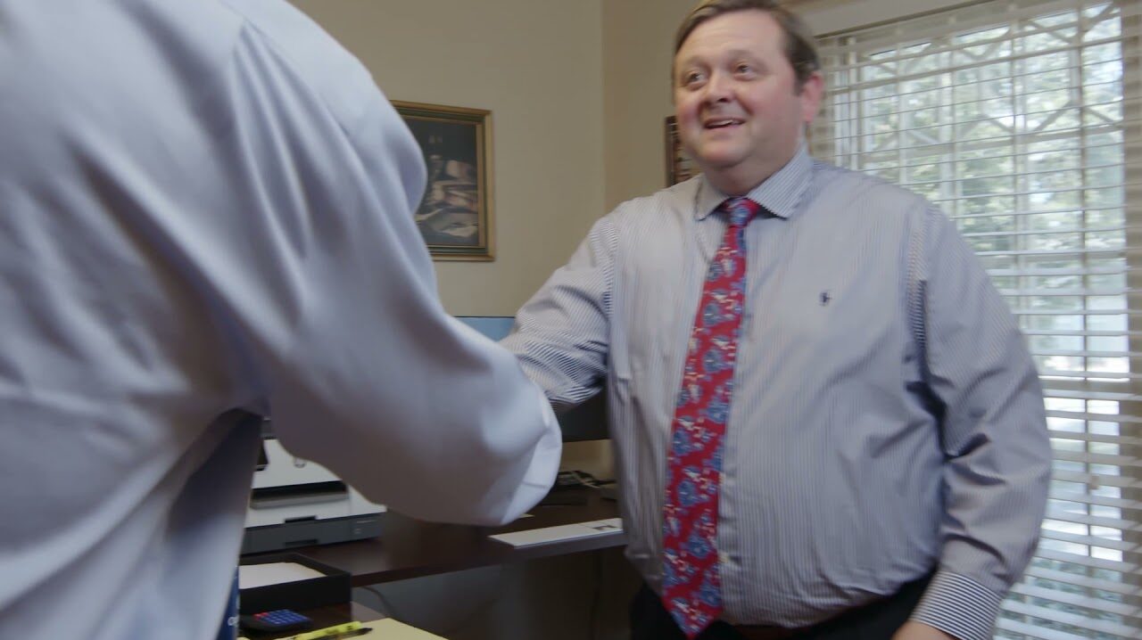 Judicial candidate says an officer died in his arms, colleagues say he was never there