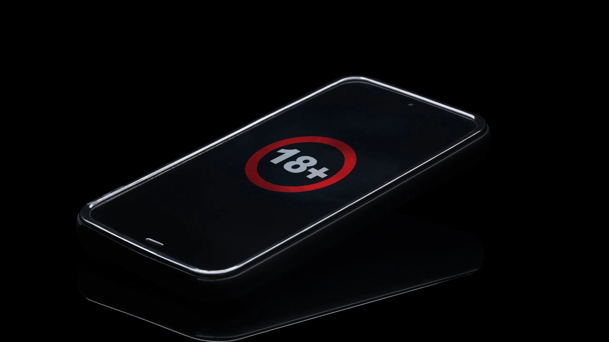 Bill mandating default filters for minors’ phones heads to Ivey’s desk