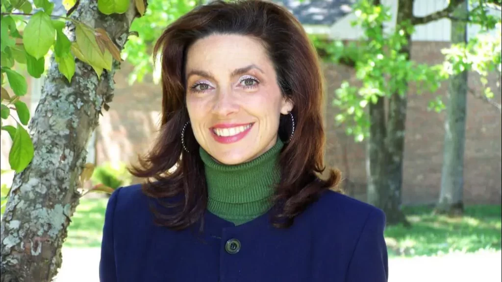 An image of Amy Minton.