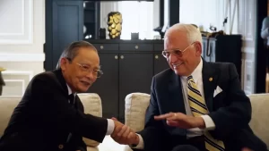 Film tells how Hawkins, Có went from Vietnam foes to friends in higher ed