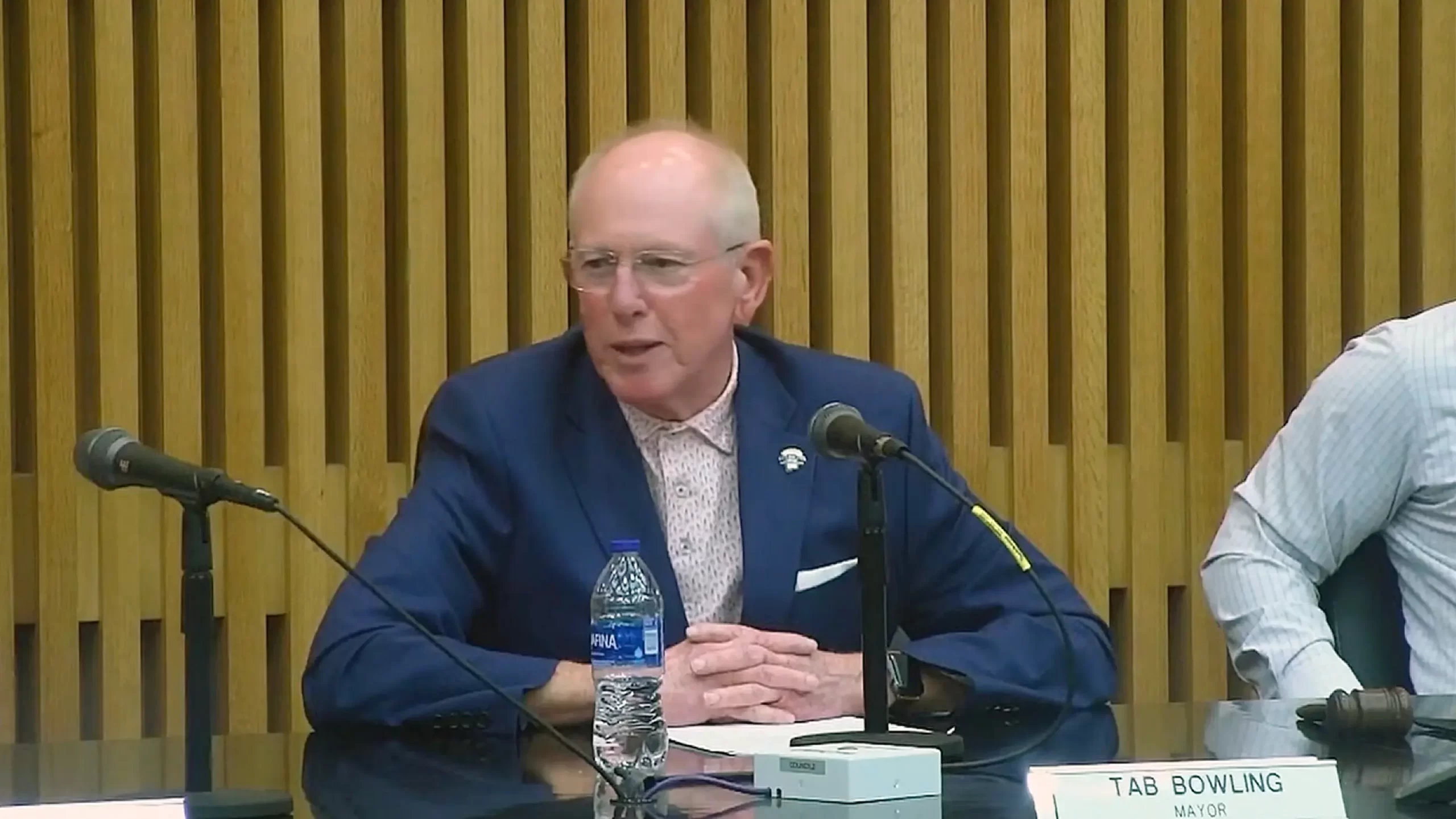 Decatur’s mayor could have been a hero. He went a different direction