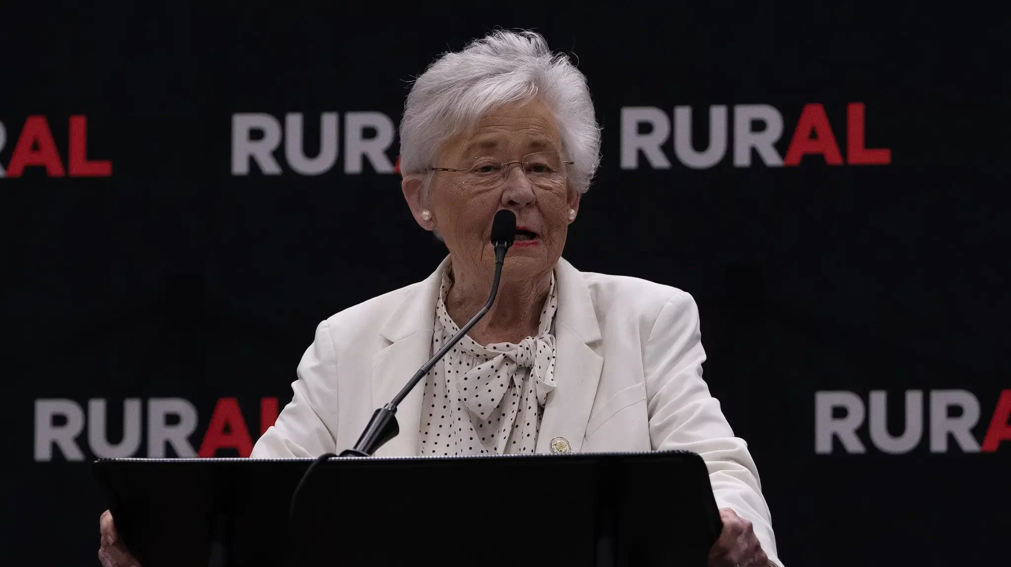 Gov. Ivey makes 29 appointments including judges, sheriffs