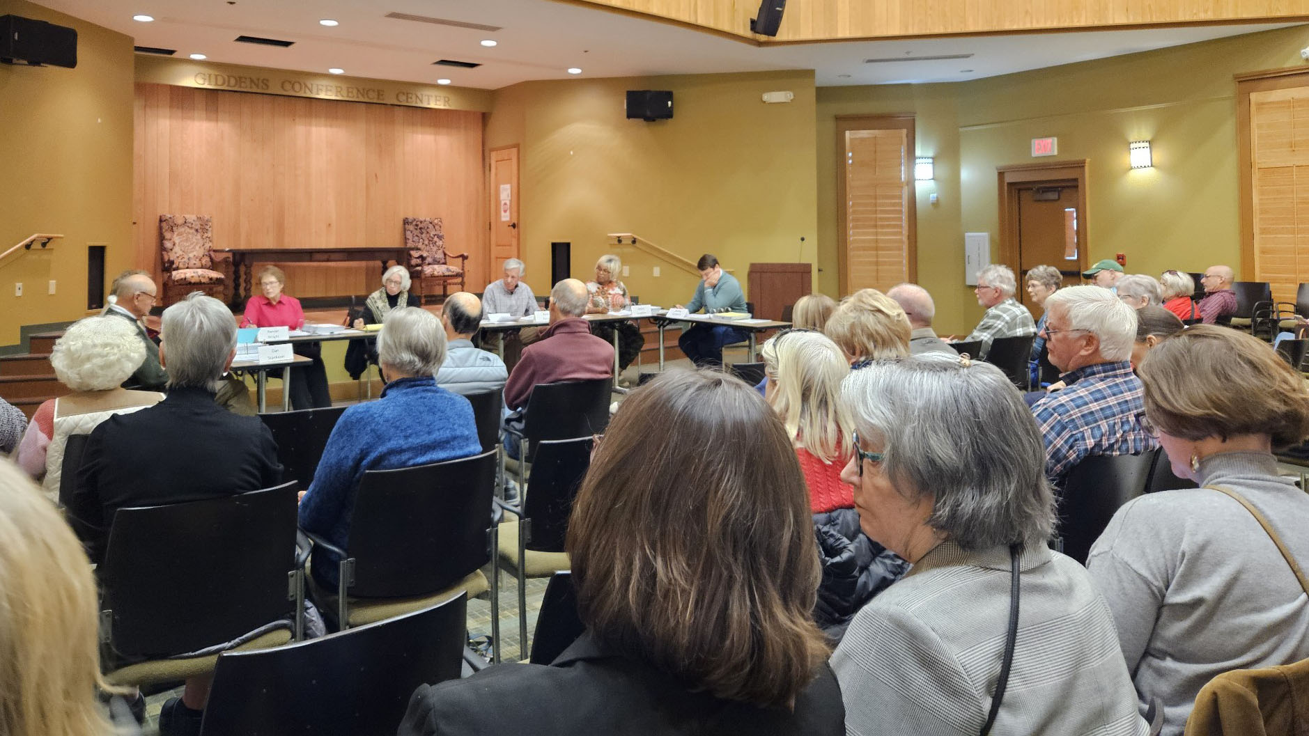 Supporters outflank critics at Fairhope Library Board meeting