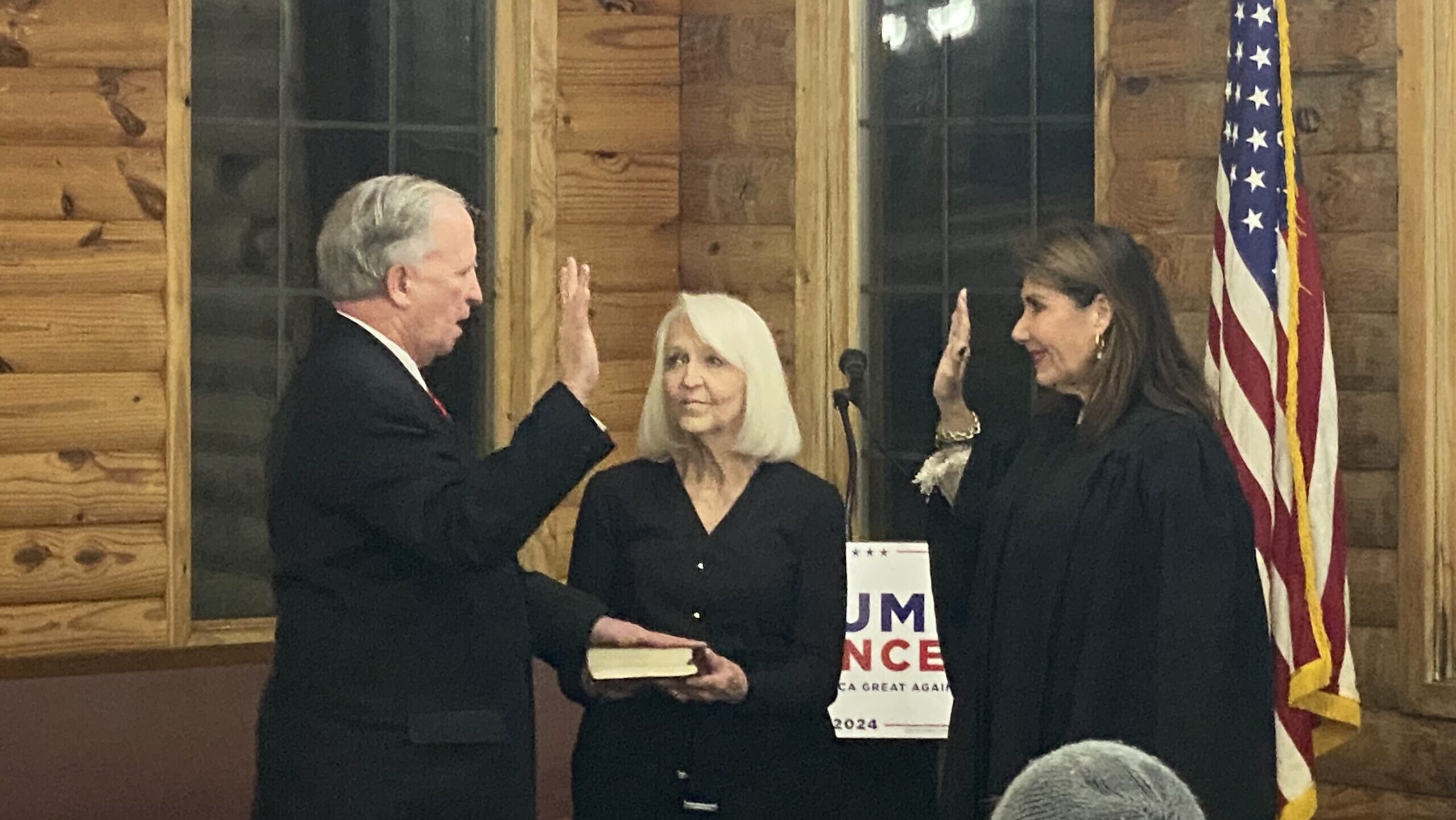 J.D. Snoddy sworn In for 5th term as Winston County circuit clerk