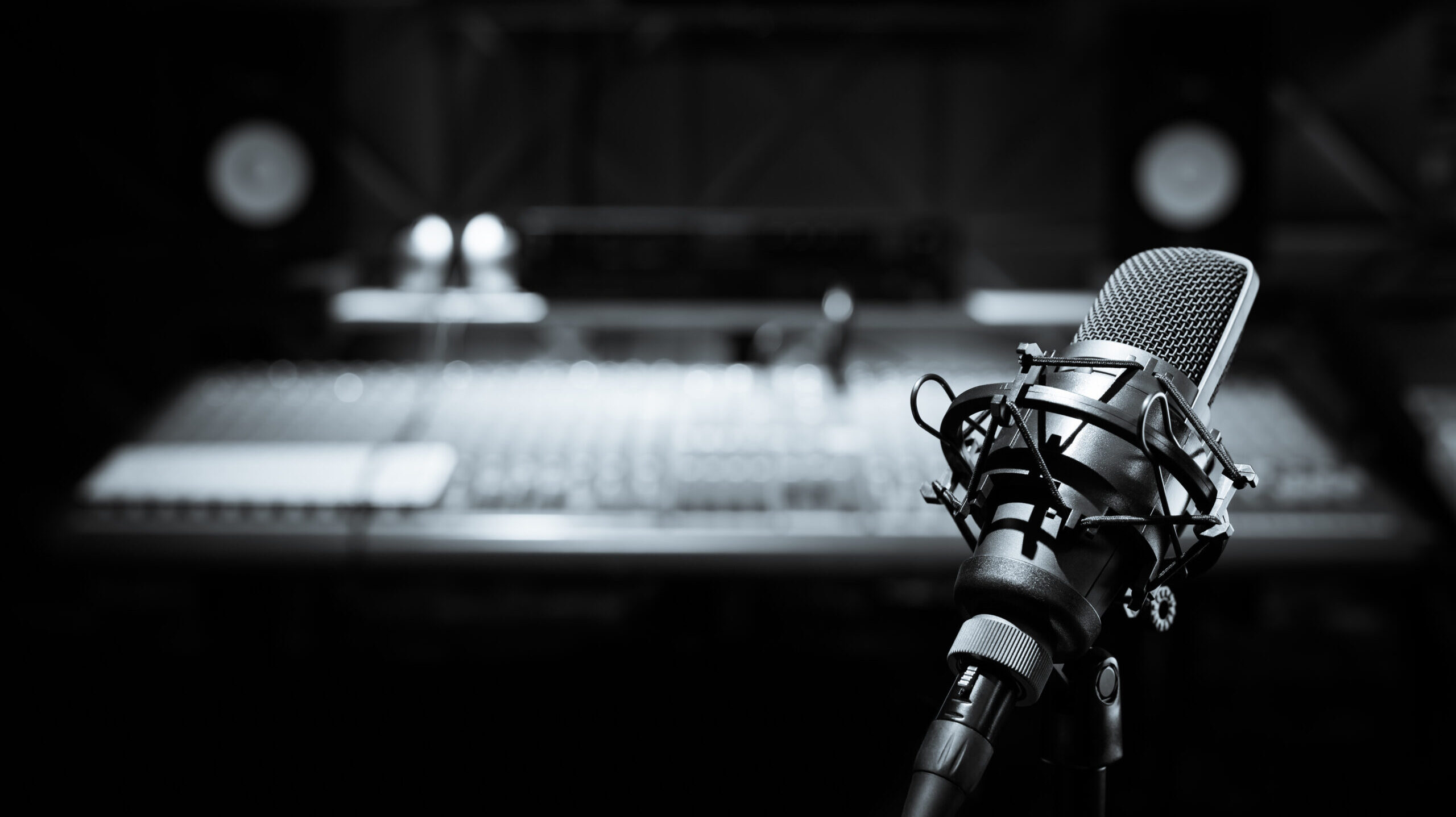 Gov. Ivey signs law expanding entertainment incentives to include music albums