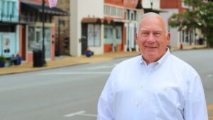 Mike Densmore, businessman and pastor, announces mayoral run in Alexander City