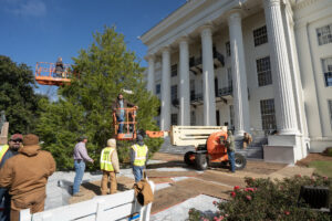 Governor Ivey lights Alabama Capitol Christmas tree Friday