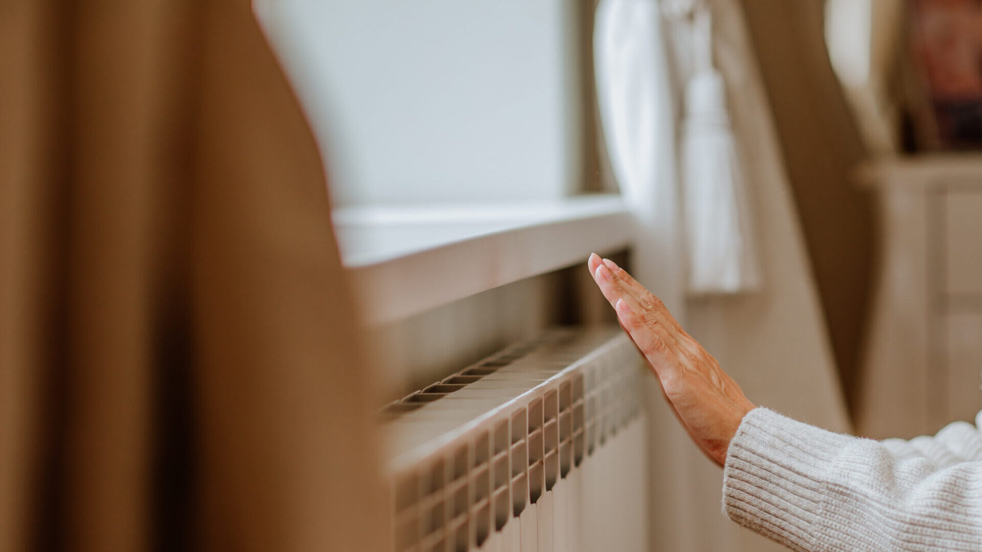 Gov. Ivey announces $43.8 million in low-income heating and cooling grants